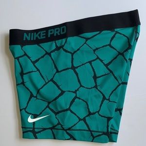nike pro workout shorts